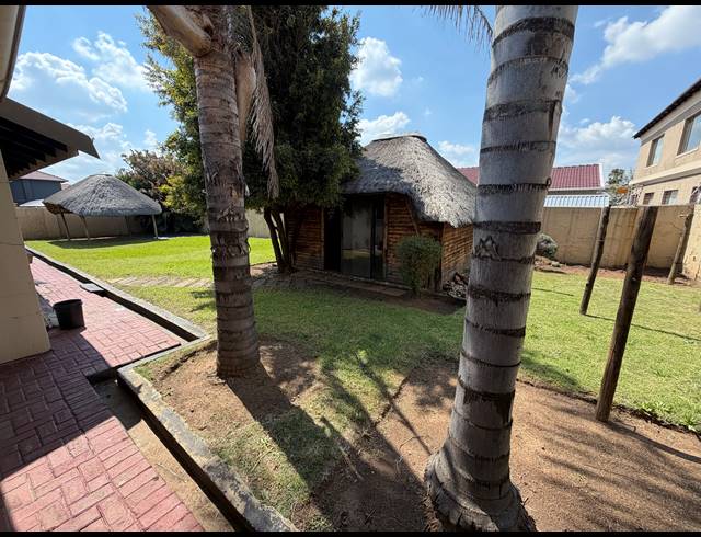 4 BEDROOM HOUSE FOR SALE IN SONNEVELD